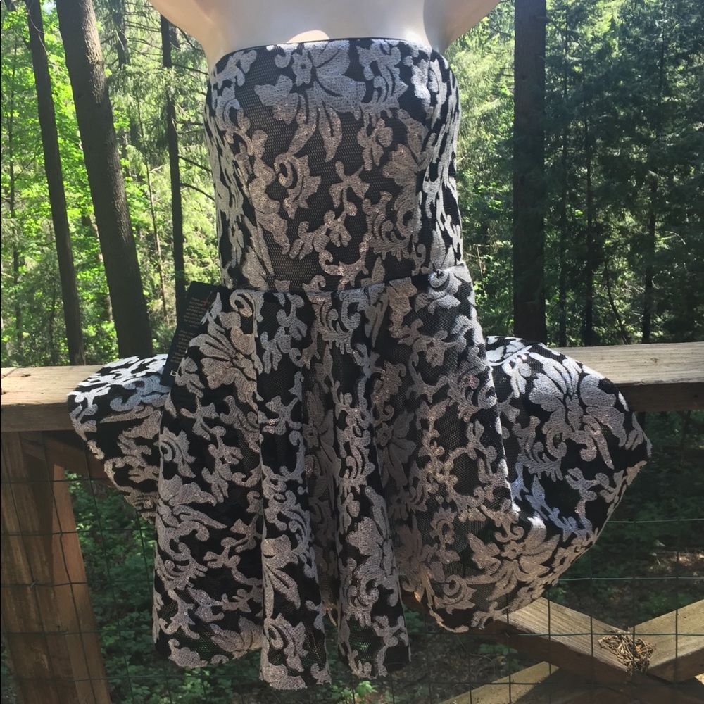 Bebe strapless  bustier embroidered on mesh mini prom dress - Picture 12 of 12